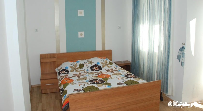 تخت بزرگ اتاق دبل هتل کاکتوس